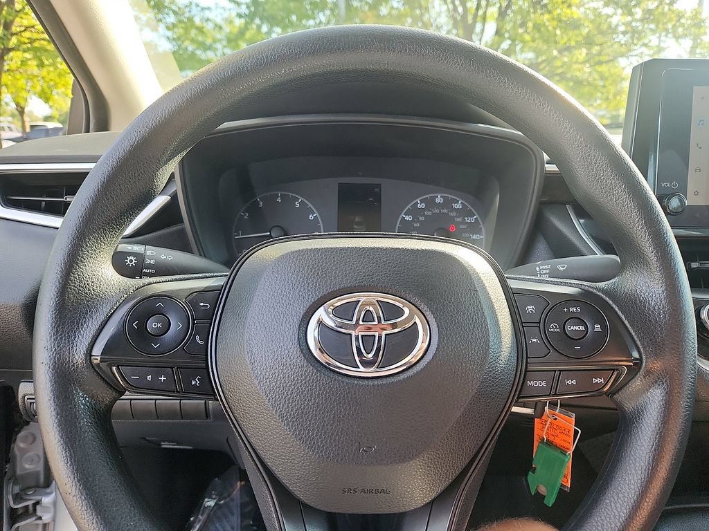 Used 2023 Toyota Corolla LE w/ Carpet Mat Package (TMS) FWD image 18