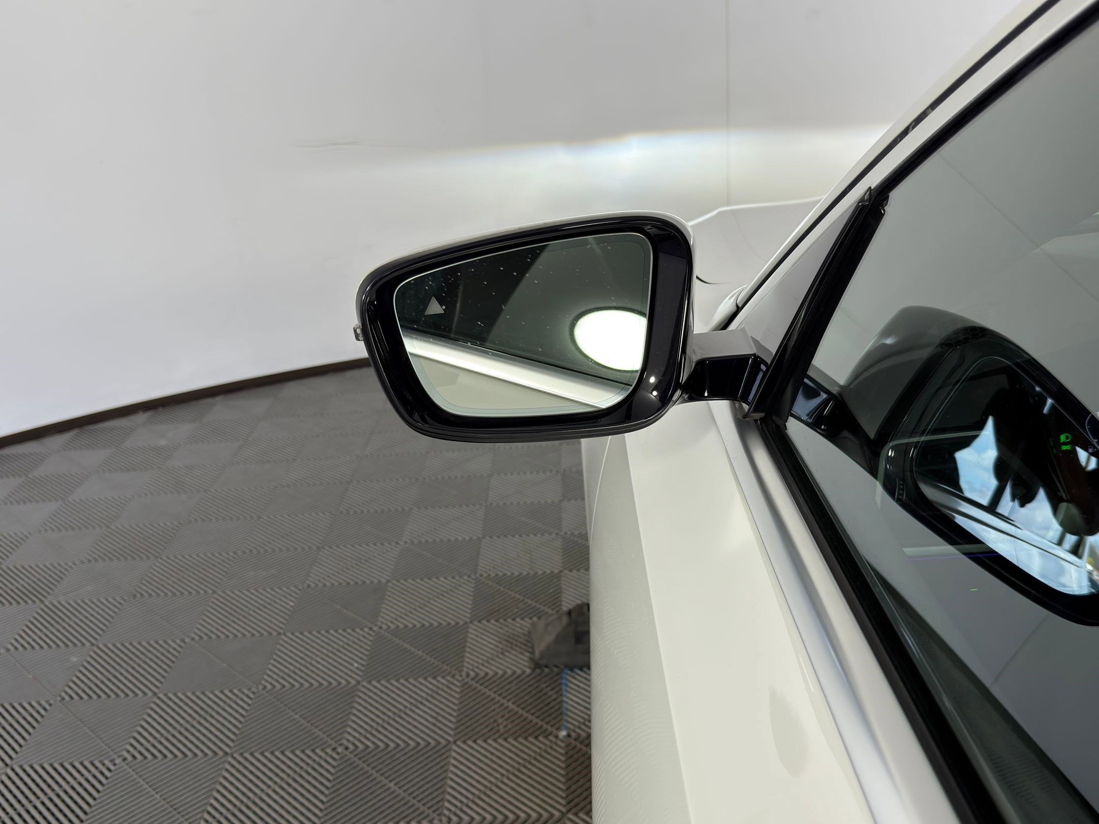 Used 2019 BMW 330i Sedan w/ Convenience Package image 23