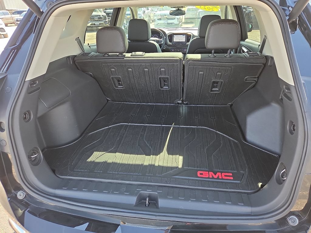 Used 2023 GMC Terrain Denali w/ Black Diamond Edition AWD/4WD image 17