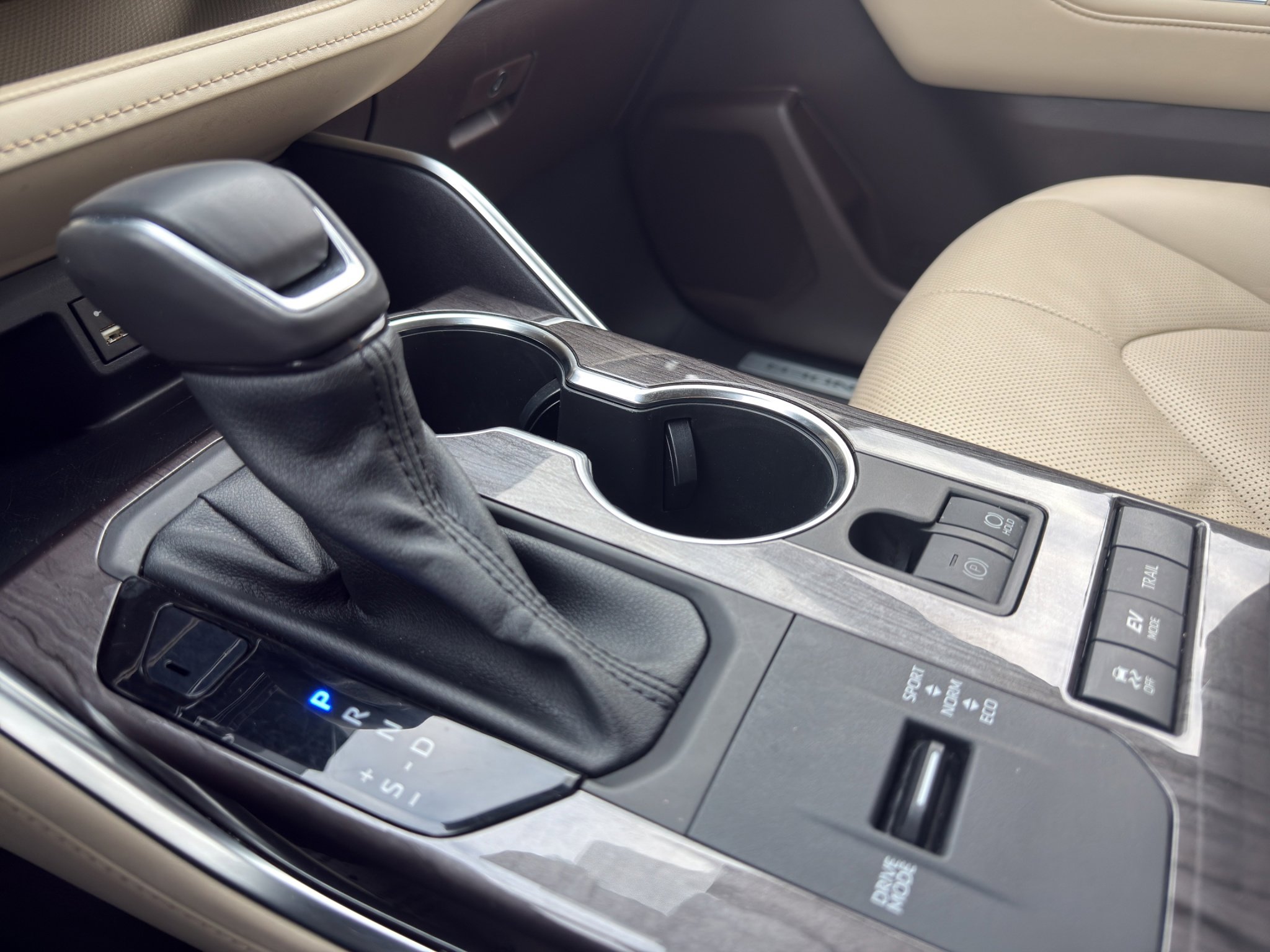 Used 2022 Toyota Highlander Limited image 14