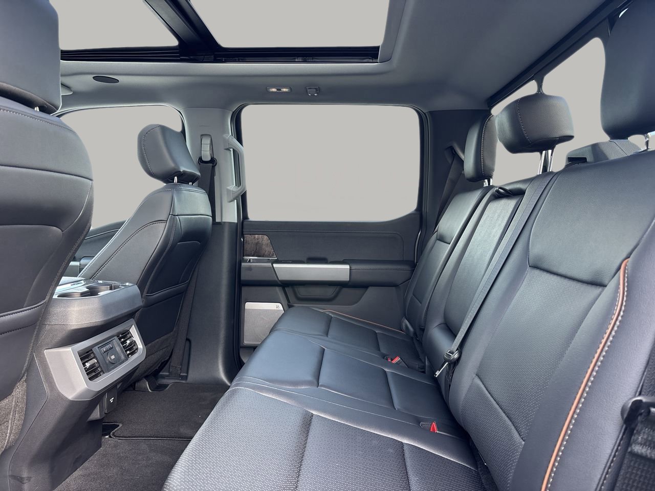 New 2026 Ford F250 Lariat w/ Black Appearance Package image 16