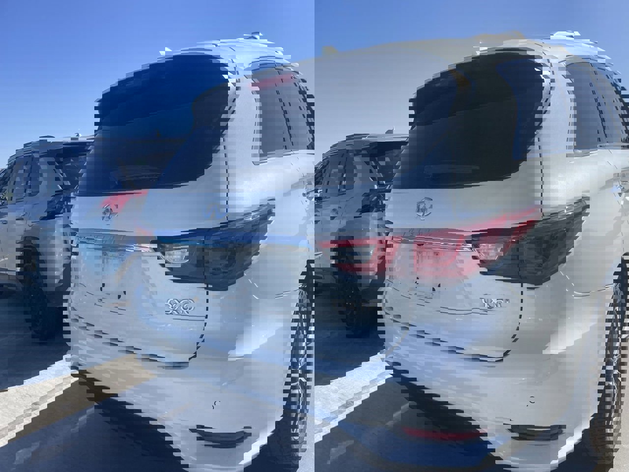 Used 2016 INFINITI QX60 FWD w/ Premium Plus Package image 4