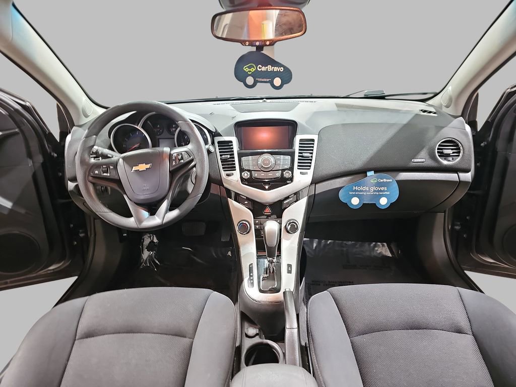 Used 2016 Chevrolet Cruze LT w/ Technology Package image 11