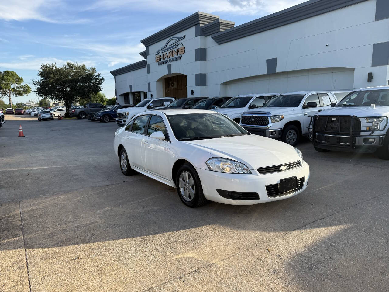 Used 2010 Chevrolet Impala LT FWD image 2