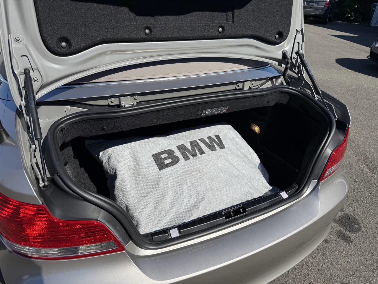 Used 2009 BMW 128i Convertible RWD image 21