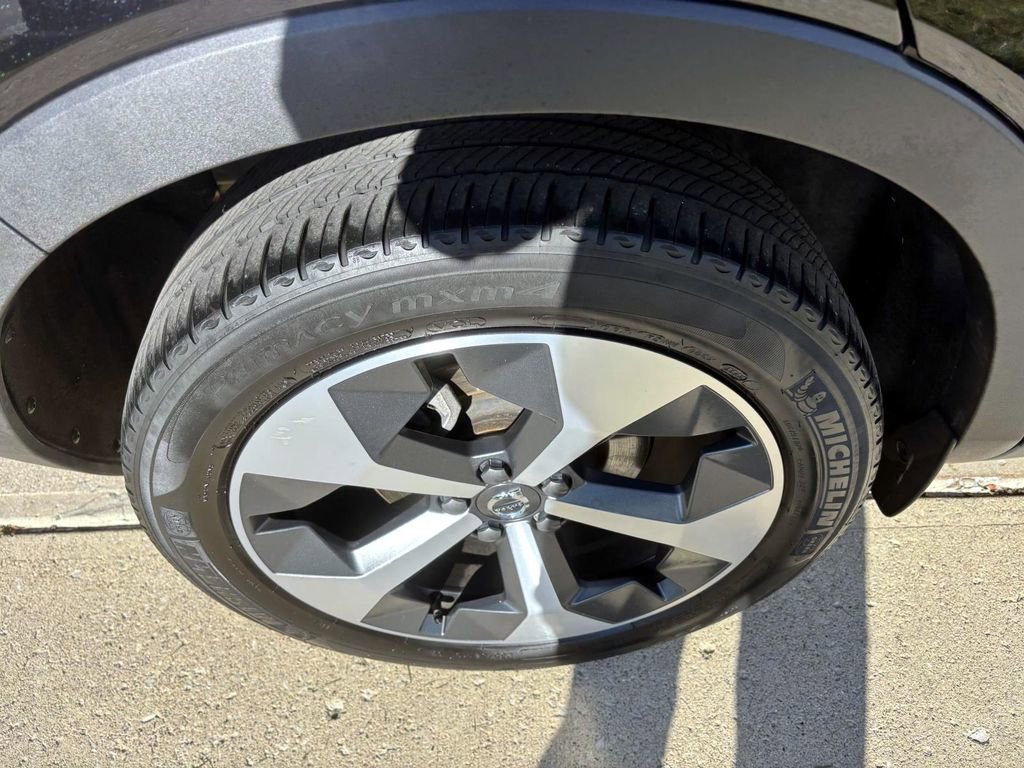 Used 2023 Volvo XC40 B5 Plus w/ Protection Package Premier image 10