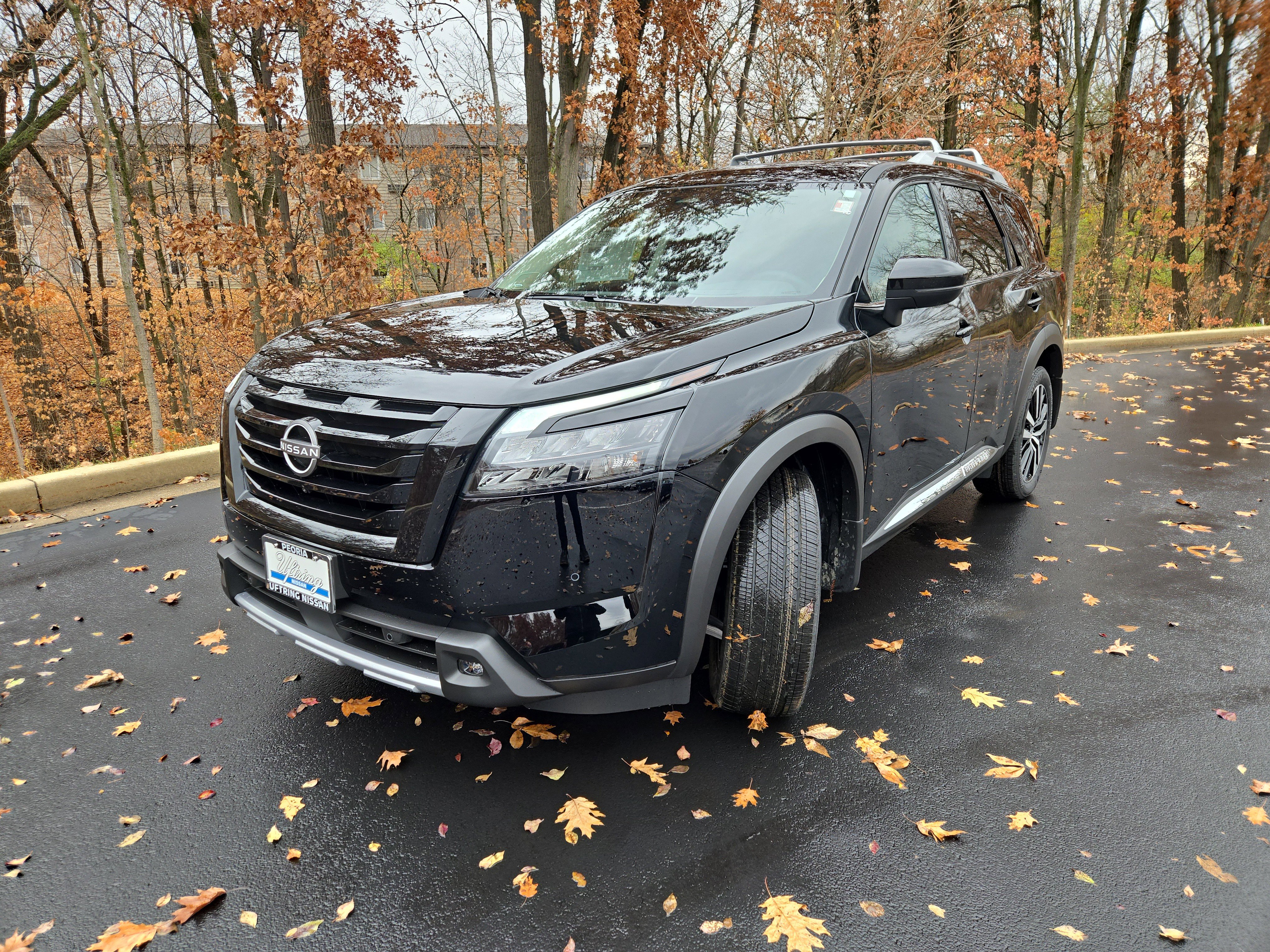 New 2025 Nissan Pathfinder Platinum image 4