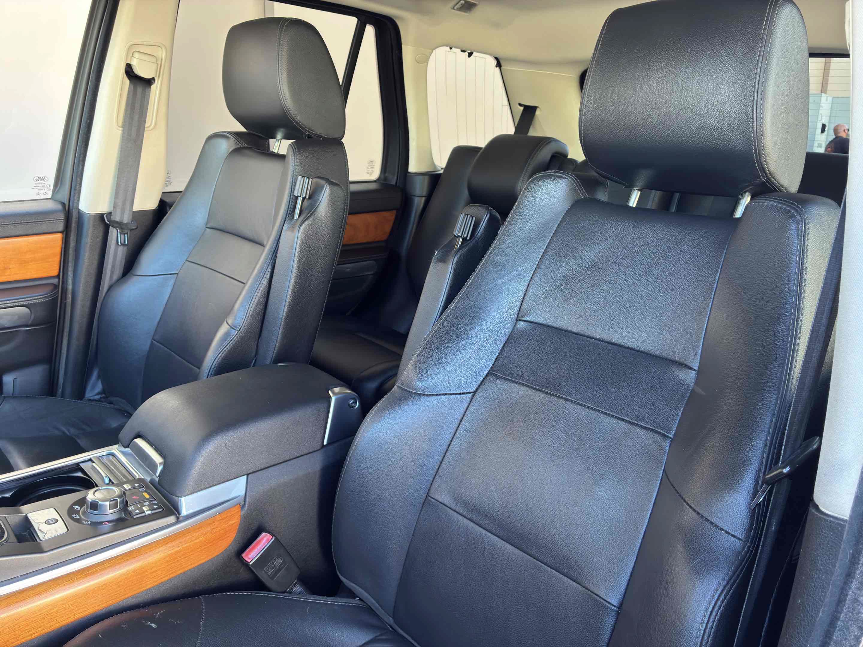 Used 2011 Land Rover Range Rover Sport HSE AWD/4WD image 40