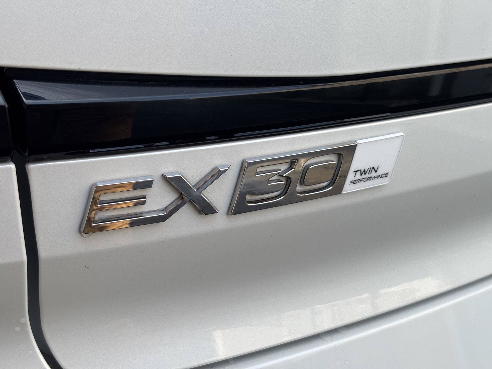 Used 2025 Volvo EX30 Plus w/ Climate Package AWD/4WD image 7