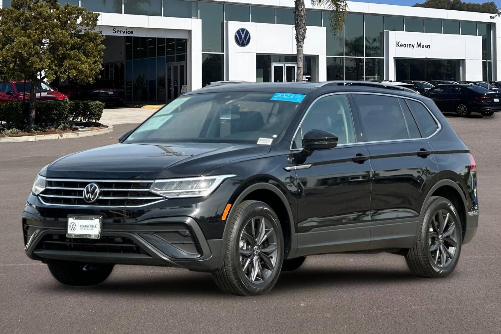 Used 2023 Volkswagen Tiguan SE FWD image 8