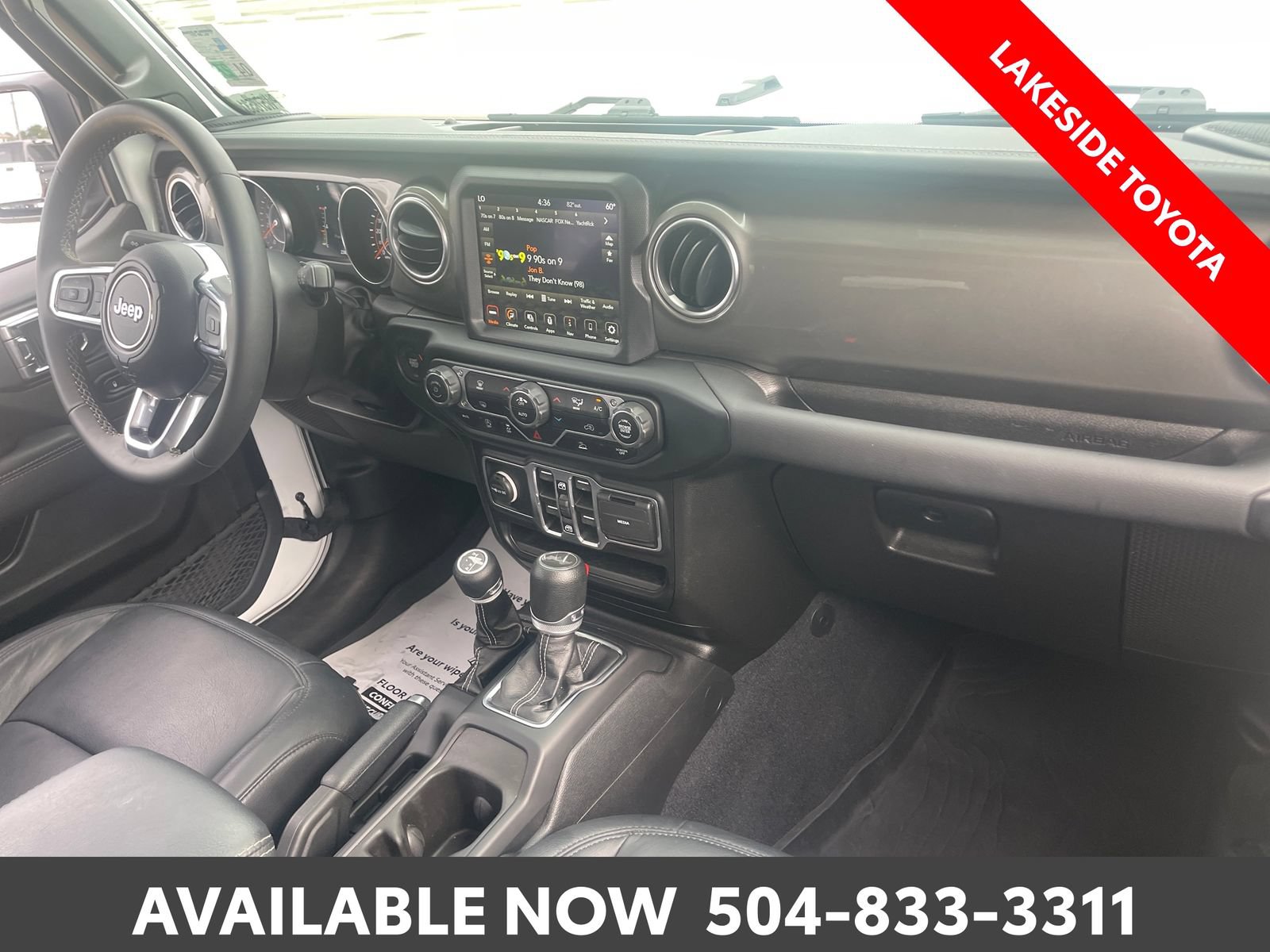 Used 2023 Jeep Wrangler Unlimited Sahara AWD/4WD image 15
