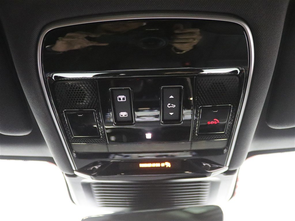 Used 2024 Land Rover Range Rover Sport SE image 38