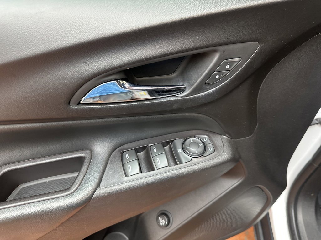 Used 2018 Chevrolet Equinox LT image 22