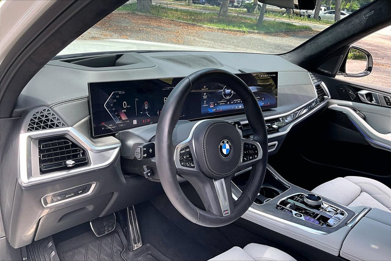 Used 2026 BMW X7 xDrive40i w/ Executive Package AWD/4WD image 14