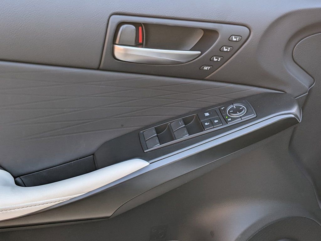 Used 2022 Lexus IS 350 F Sport image 10