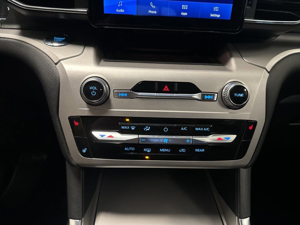 Certified 2022 Ford Explorer XLT w/ Equipment Group 202A image 10