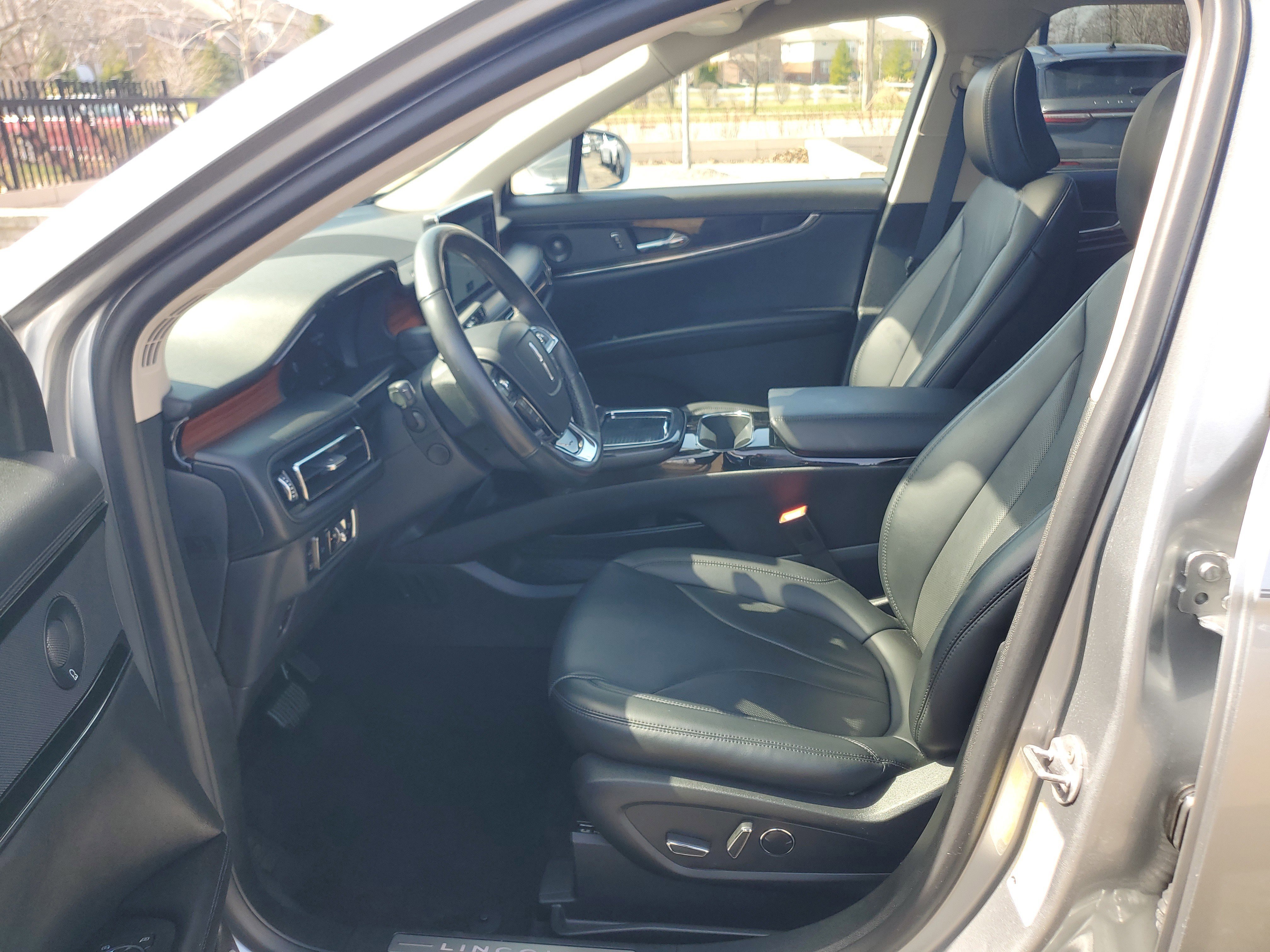 Certified 2023 Lincoln Nautilus Reserve w/ Luxury Package AWD/4WD image 12