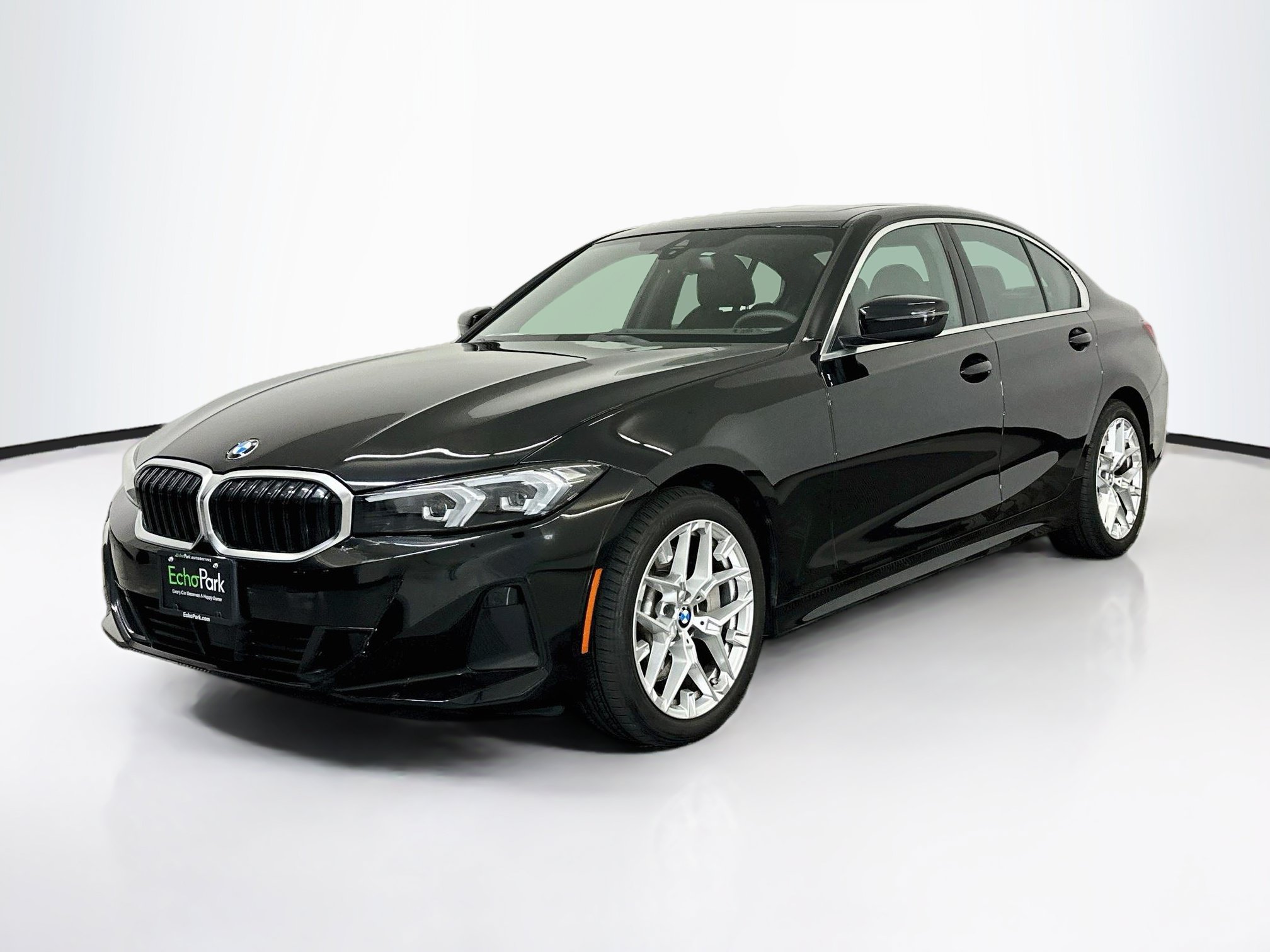 Used 2026 BMW 330i xDrive Sedan AWD/4WD image 3