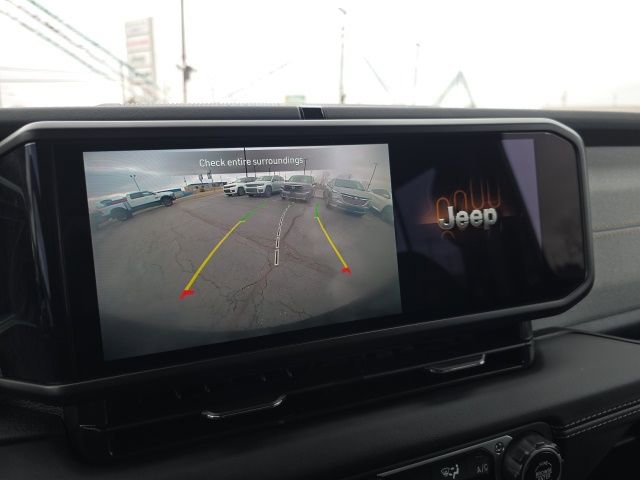 Used 2025 Jeep Wrangler Unlimited Sahara w/ Safety Group image 28