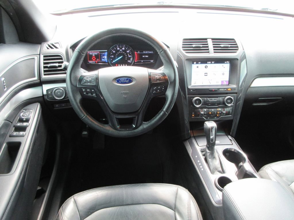 Used 2017 Ford Explorer XLT w/ Equipment Group 202A FWD image 14