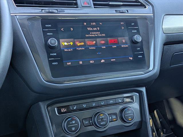 Used 2020 Volkswagen Tiguan SE w/ Panoramic Sunroof Package image 13
