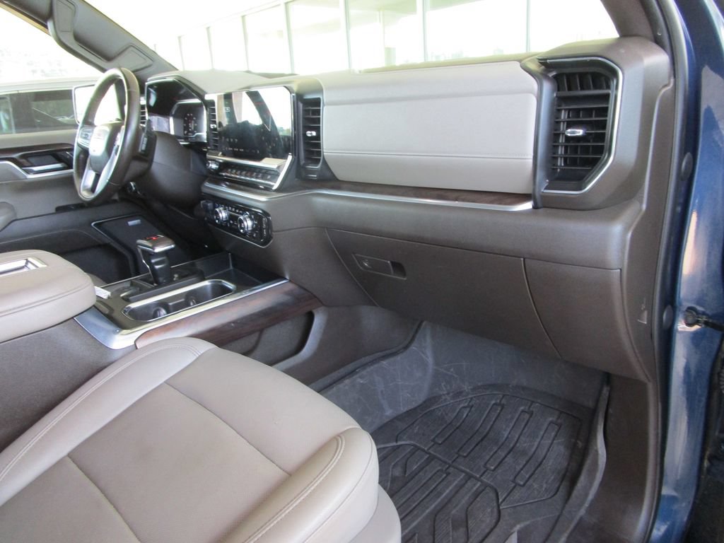 Used 2022 GMC Sierra 1500 SLT w/ SLT Premium Plus Package AWD/4WD image 30