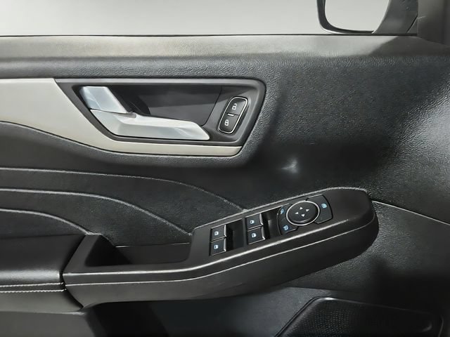 Used 2021 Ford Escape SEL FWD image 18