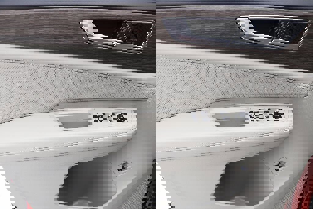 Used 2025 Volkswagen Atlas SEL Premium R-Line image 21