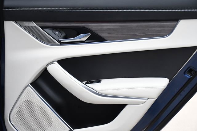 Used 2022 Jaguar XF R-Dynamic SE image 28