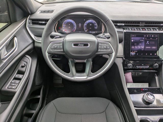 New 2025 Jeep Grand Cherokee L Laredo image 14