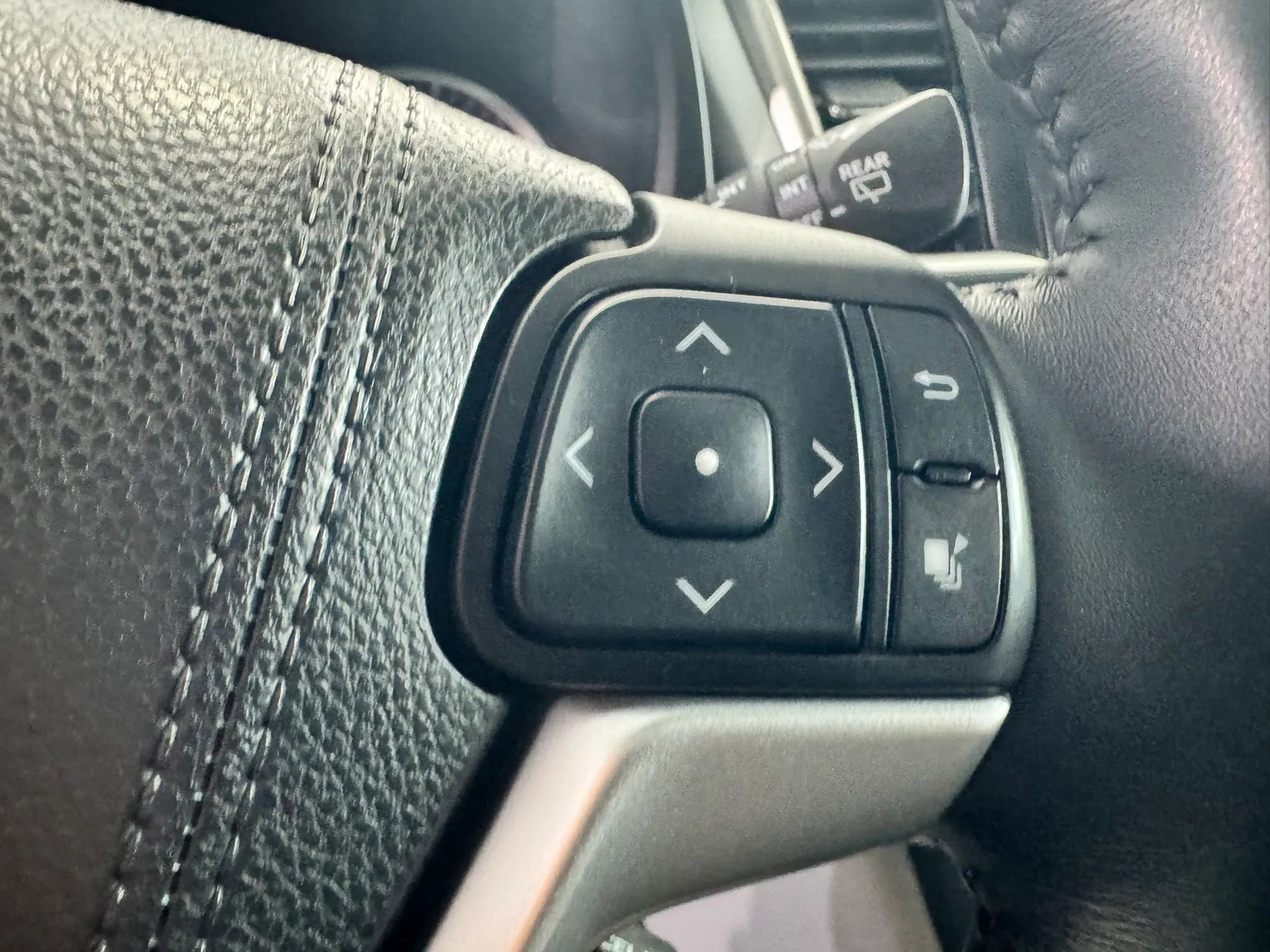 Used 2016 Toyota Highlander Limited AWD/4WD image 34