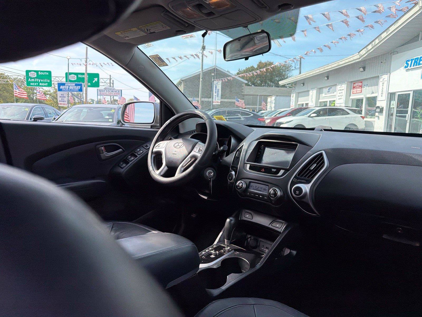 Used 2010 Hyundai Tucson Limited w/ Premium Pkg 4 FWD image 19