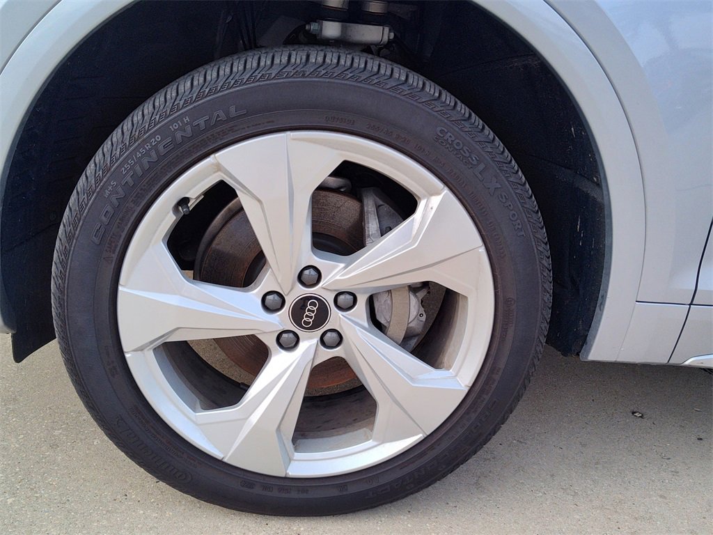 Certified 2025 Audi Q5 2.0T Premium Plus w/ Premium Plus Package image 18