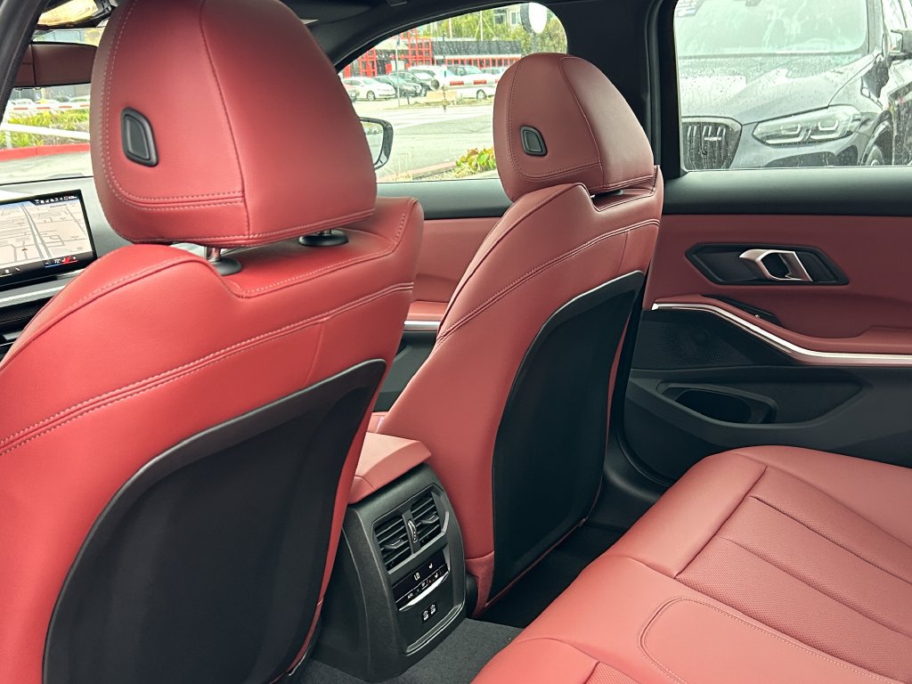 New 2026 BMW 330i Sedan w/ M Sport Package RWD image 31