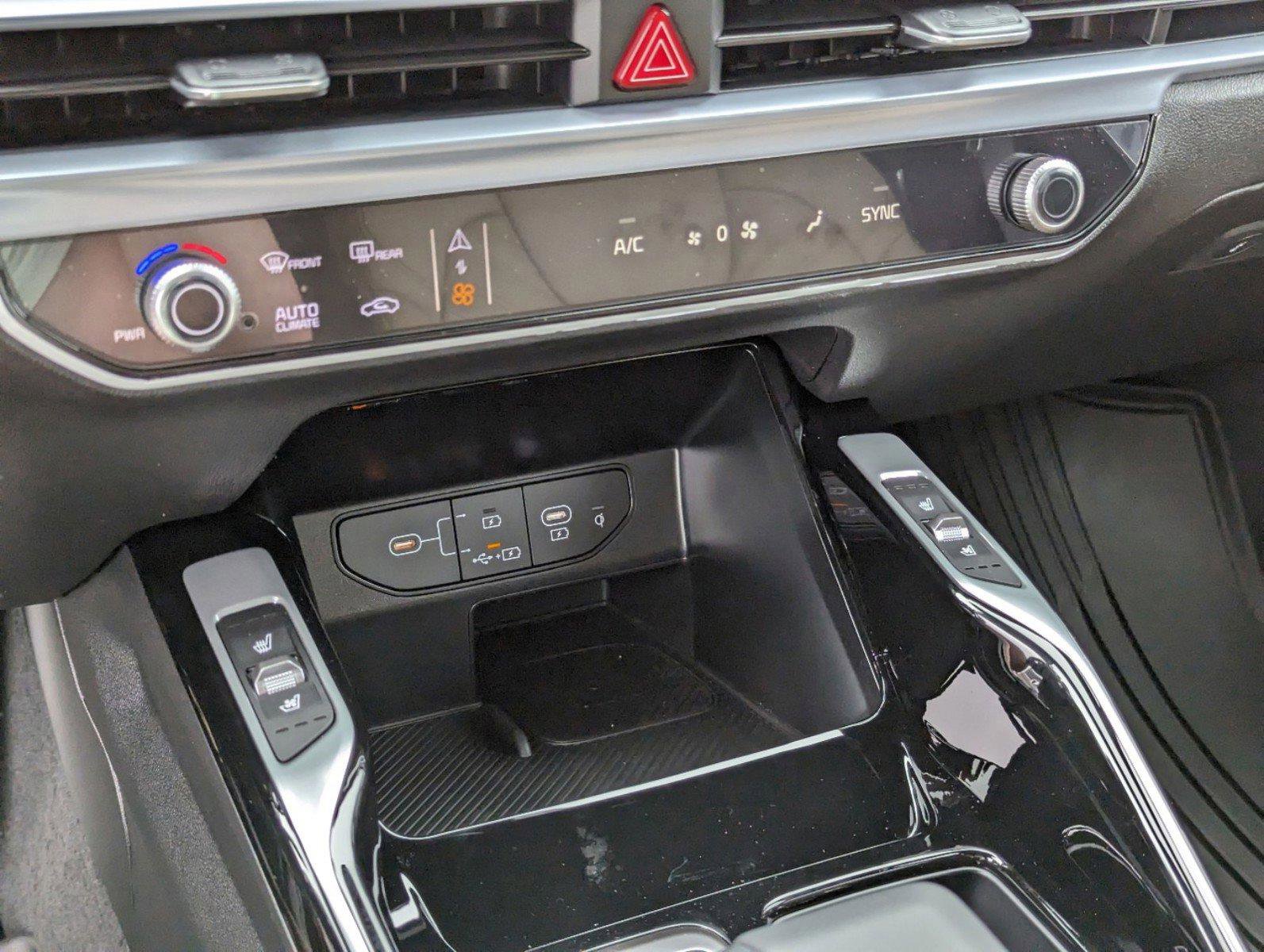 Used 2024 Kia Sorento SX Prestige w/ Olive Brown Leather Package image 24