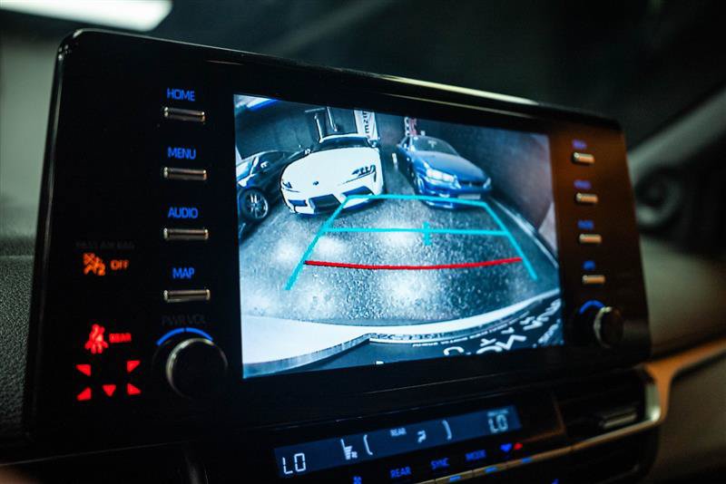 Used 2023 Toyota Sienna XLE w/ XLE Plus Package FWD image 22