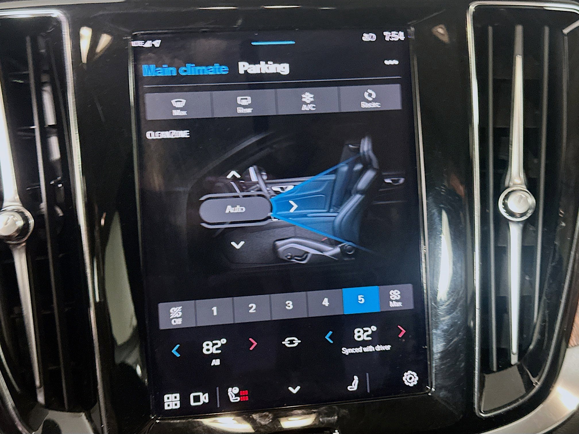 Used 2024 Volvo S60 B5 Plus image 24