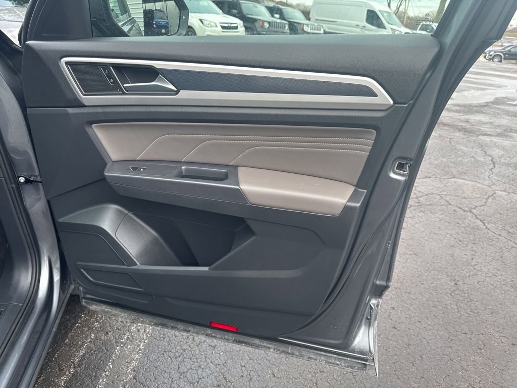 Used 2021 Volkswagen Atlas SE image 30