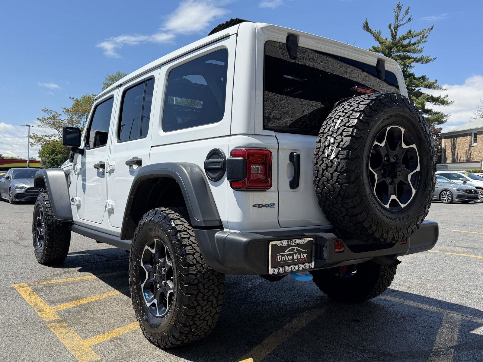 Used 2023 Jeep Wrangler Unlimited Rubicon 4xe w/ Cold Weather Group AWD/4WD image 16