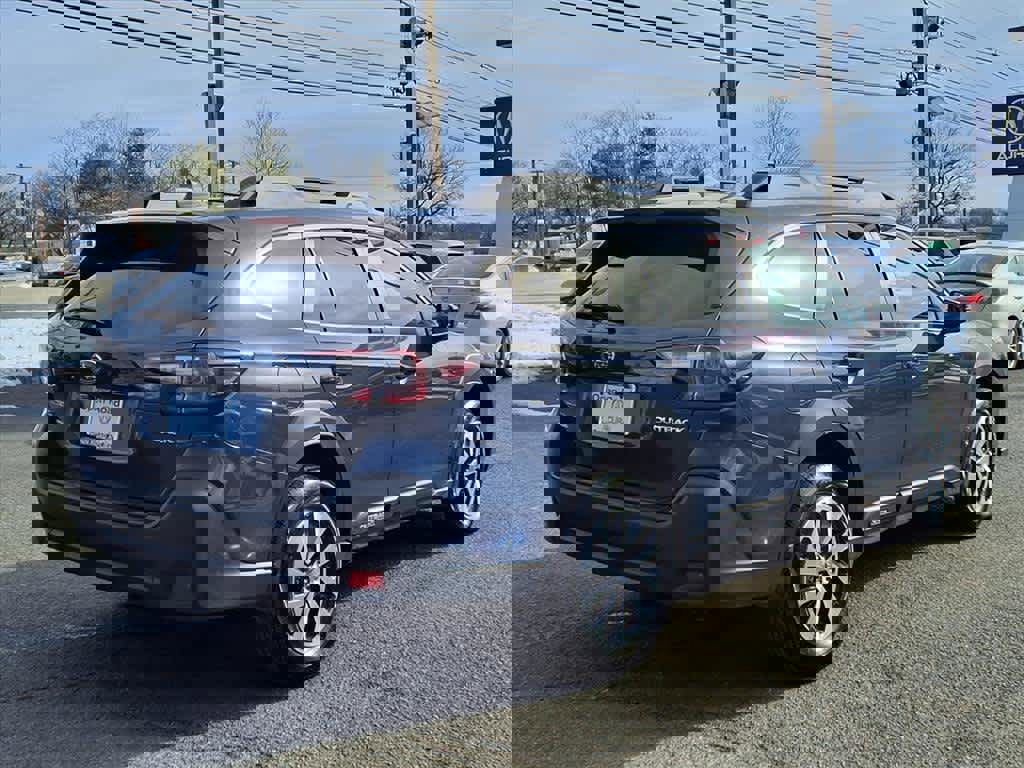 Used 2025 Subaru Outback Premium image 7