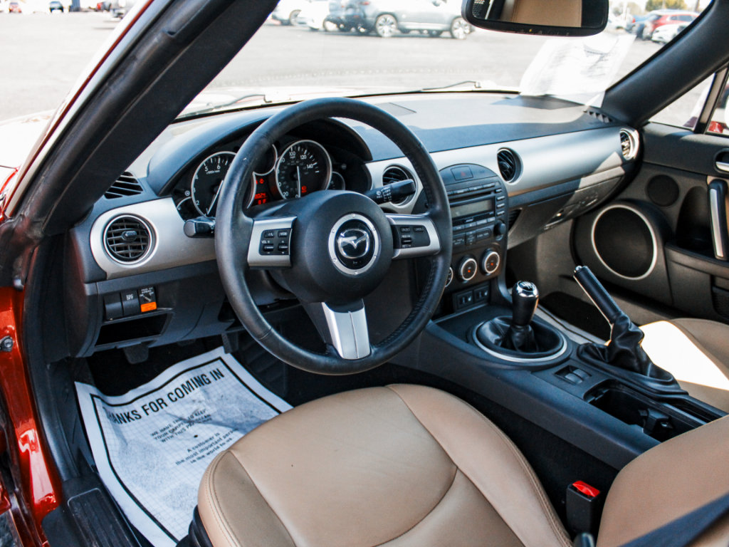 Used 2010 MAZDA MX-5 Miata Grand Touring w/ Premium Pkg RWD image 8