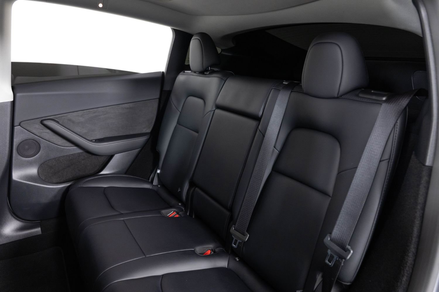 Used 2025 Tesla Model Y Long Range image 17