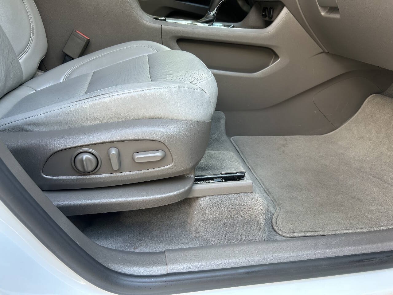 Used 2019 Chevrolet Traverse Premier w/ Driver Confidence II Package FWD image 26