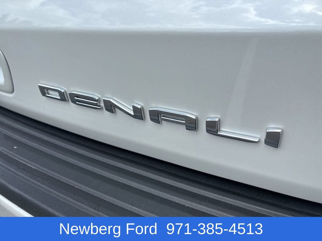 Used 2024 GMC Yukon XL Denali Ultimate AWD/4WD image 12