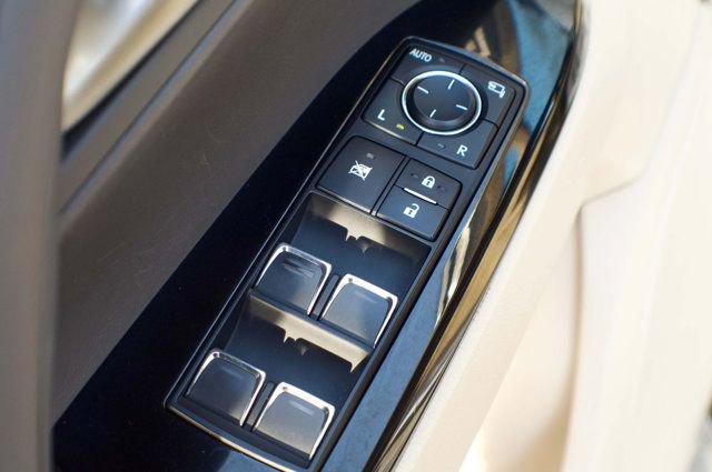 Used 2018 Lexus LX 570 4WD w/ Luxury Package image 41