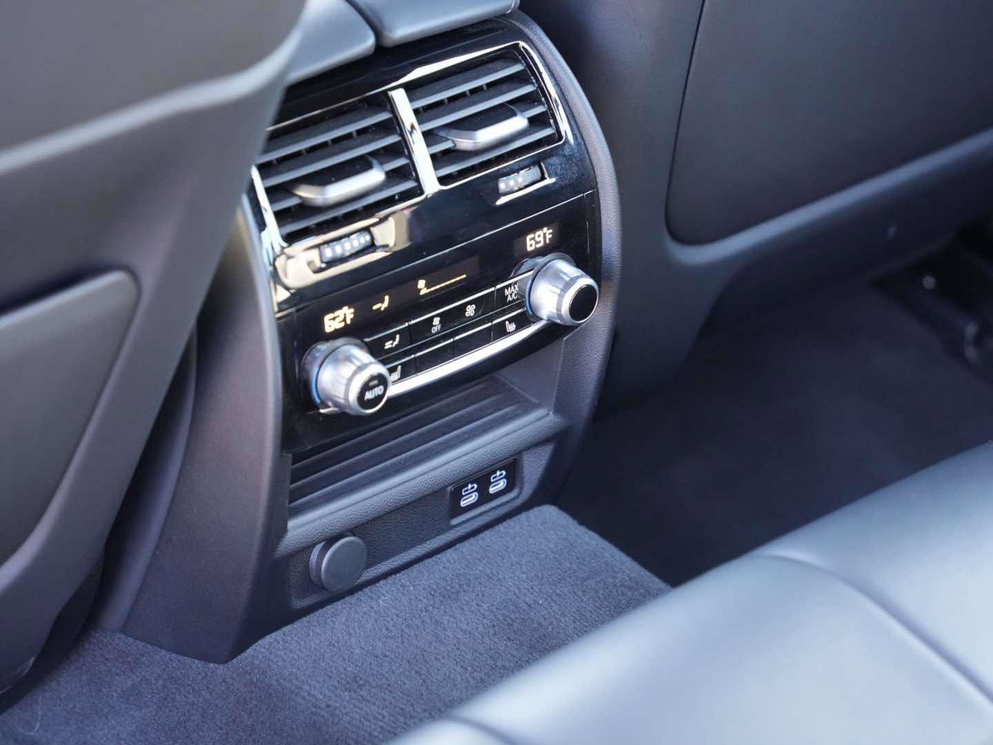 Used 2023 BMW M5 image 11