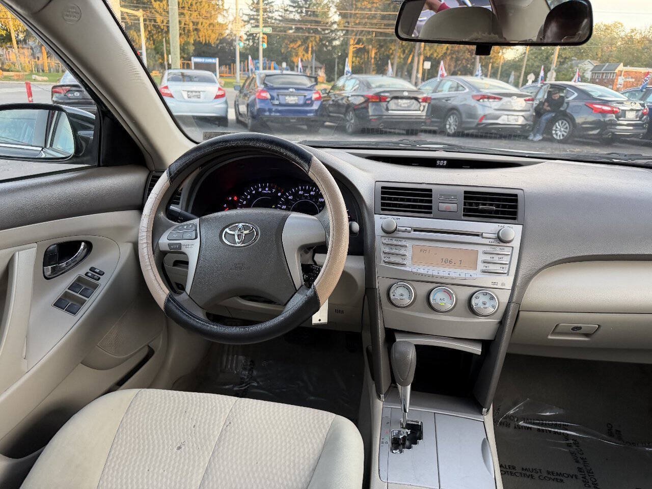 Used 2011 Toyota Camry LE FWD image 20