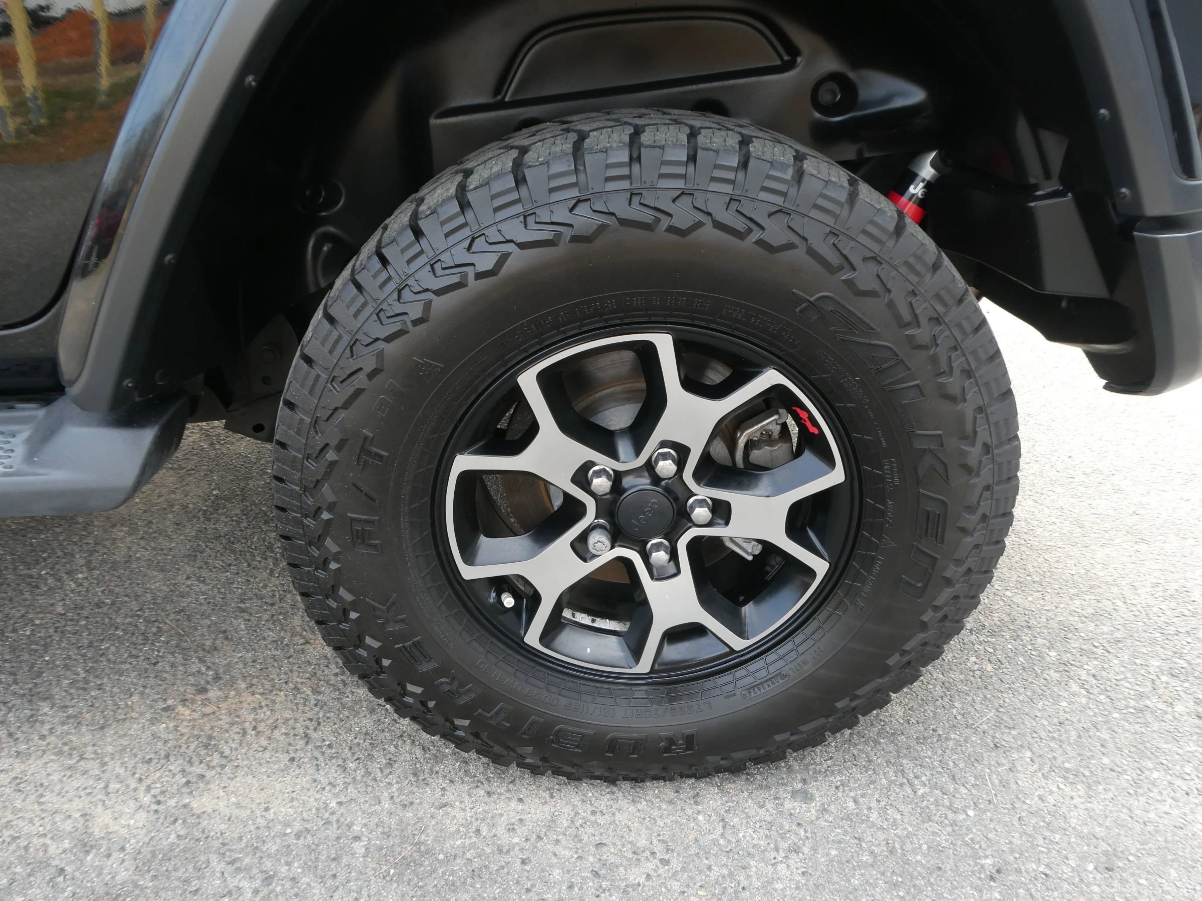 Used 2018 Jeep Wrangler Unlimited Rubicon w/ LED Lighting Group image 27