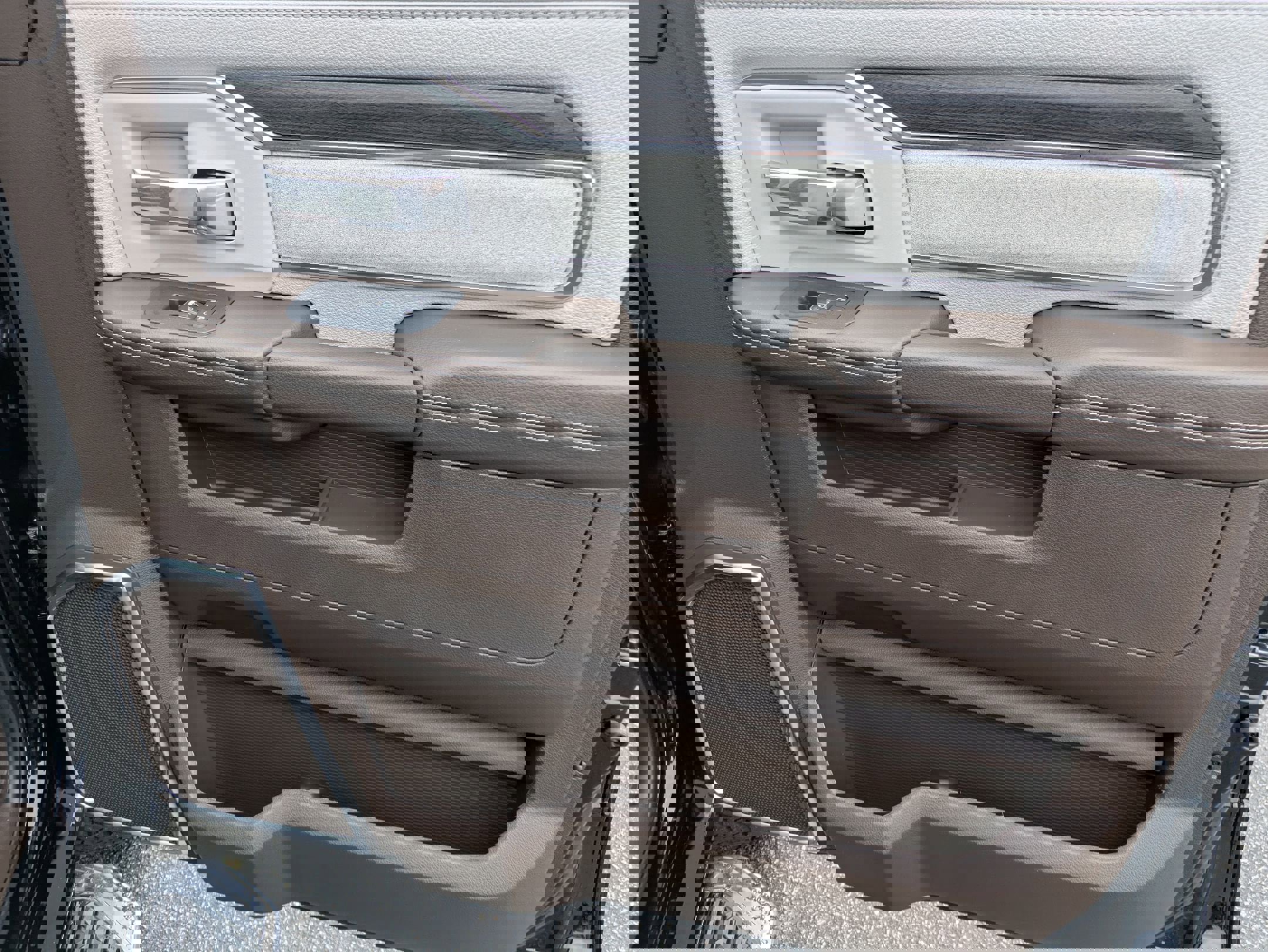 New 2026 RAM 2500 Laramie w/ Towing Technology Group image 33