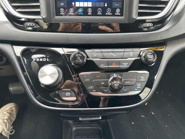 Used 2019 Chrysler Pacifica Touring Plus w/ S Appearance Package image 29